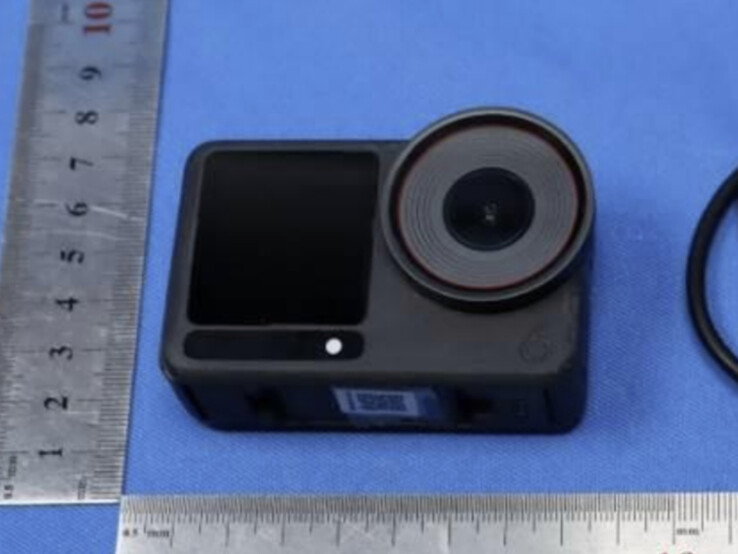 A DJI Osmo Action 6 prototípusa az év elejéről. (Kép forrása: FCC)