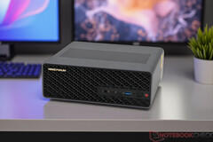 Az MS-S1 Max már előrendelhető 2299 dollárért. A képen: a mini PC. (Kép forrása: Notebookcheck)