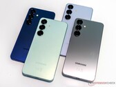 A Galaxy S25 (képünkön) utódja állítólag nagyobb, 4300 mAh-s akkumulátort kínál, de ez a Xiaomi 16-hoz és másokhoz képest szerény. (Kép forrása: Notebookcheck)