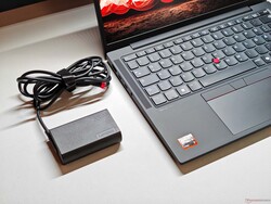 65 wattos hálózati adapter