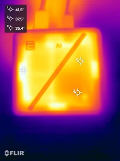 Sapphire Edge AI stresszteszt alatt (felső oldal)