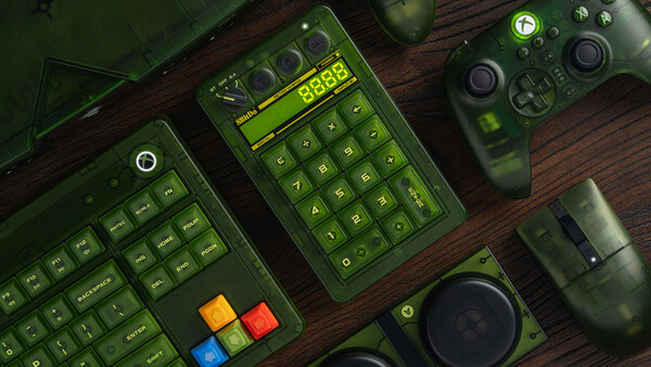 A Retro 18 Mechanical Numpad kiegészíti a 8BitDo Xbox-témájú asztali kiegészítőit.