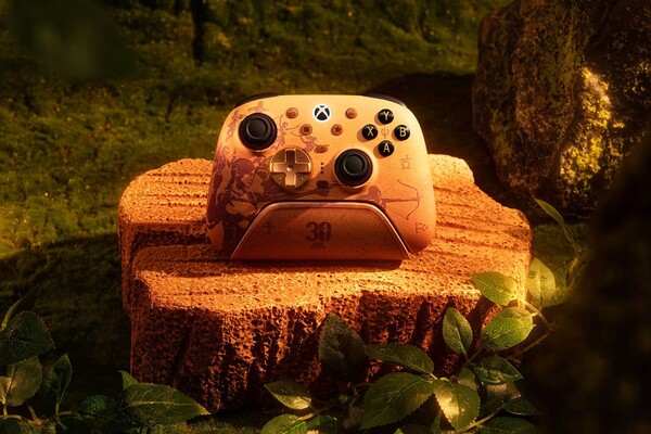 Az Ultimate 3 Tomb Raider vezérlő az Xbox Tomb Raider 30. évfordulós kiadásához vezeték nélkül csatlakoztatható az Xbox konzolokhoz.