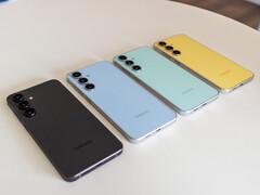 A Galaxy S25 FE állítólag kisebb akkumulátorral érkezik, mint a képen látható Galaxy S24 FE (Kép forrása: Notebookcheck)