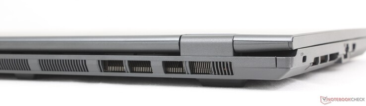 Hátul: Portok: Nincsenek