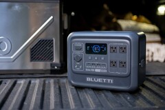 A Bluetti Elite 100 V2 hordozható erőmű 1,024 Wh LiFePO4 akkumulátorral büszkélkedhet (Kép forrása: Bluetti)