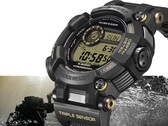 A Casio G-Shock Frogman GWF-D1000BC-1JF modell szögből fényképezve, kiemelve a masszív, aszimmetrikus tokját és a kompozit szíját.