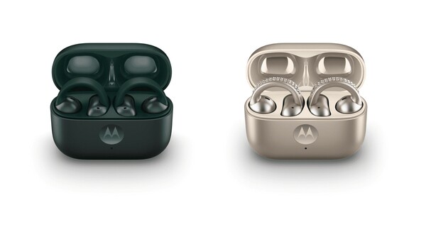 A Moto Buds Loop Pantone Trekking Green (L) színben is kapható, ami sokkal olcsóbb, mint a Swarovski kiadás. (Kép forrása: Motorola)