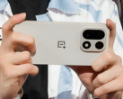 Állítólag OnePlus 15 szerepelt egy esport liga által. (Kép forrása: Weibo, szerkesztve és AI felskálázva a jobb áttekinthetőség érdekében)