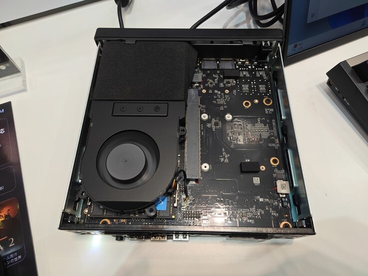A Minisforum MS A2 SFF PC dGPU foglalata (Kép forrása: PC Watch)