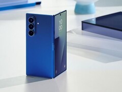 A Samsung Galaxy Z Fold7 (a képen) titániumot használ a hátlapjához. (Kép forrása: Samsung)