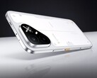 A Pova 8 Pro „arc white” színváltozatban