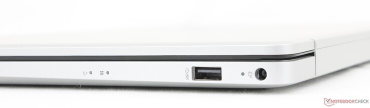 Rendben: USB-A (5 Gbps), hálózati adapter