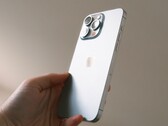 A Apple iPhone 2027-ben vadonatúj dizájnt kap. (Kép forrása: Cătălin Dumitrașcu)