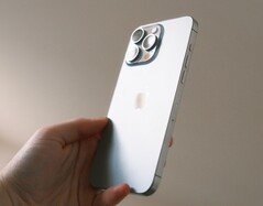 A Apple iPhone 2027-ben vadonatúj dizájnt kap. (Kép forrása: Cătălin Dumitrașcu)