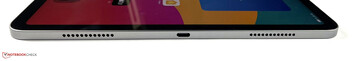 Balra: hangszóró, USB-C 3.1 Gen 2