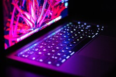 Apple egy olyan MacBook billentyűzetet fejleszt, amely dinamikusan testreszabható, mini-LED-ekkel rendelkezik. (Kép forrása: Irving Marca)