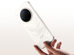 Az Y500 Pro ára 253 dollár körül kezdődik. A képen a telefon promóciós képe. (Kép forrása: Vivo)