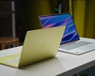 Az Apple MacBook Neo súlya 2,7 font (1,23 kg), míg a Lenovo IdeaPad Slim 5x súlya 3,3 font (1,48 kg).