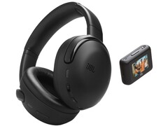 A Tour One M3 új over-ear fejhallgató adóval (Kép forrása: JBL)
