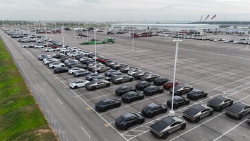 A Tesla gyári telephelyei már a Model Y nem Launch Series Model Y kiadásokkal telnek meg