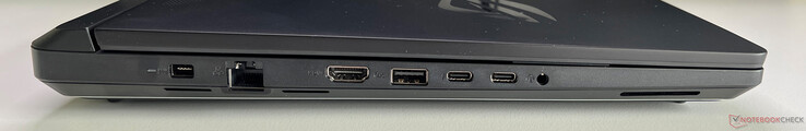 Balra: tápegység, Ethernet (2,5 GBit/s), HDMI 2.1 FRL, USB-A 3.2 Gen 2 (10 GBit/s), 2x USB-C 4.0 Thunderbolt 5 (120 GBit/s, DisplayPort, Power Delivery), 3,5 mm-es hangforrás