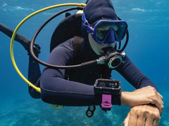 A Garmin Descent X30 (a képen) frissítést kap. (Kép forrása: Garmin)