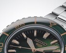 Közeli kép a Seiko 5 Sports SKX HDB005 modellről, kiemelve annak sötétzöld számlapját