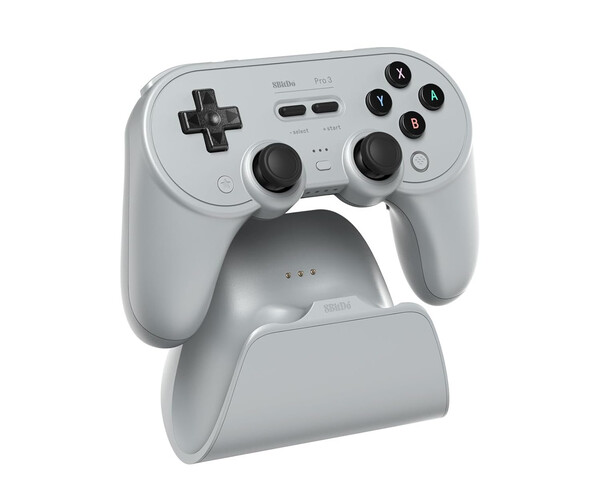 A 8BitDo Pro 3 tartozéka egy töltő dokkoló, amely a 2,4 GHz-es adaptert tartalmazza. (Kép forrása: 8BitDo)
