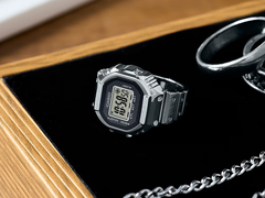 A képen: Casio CRW-001-1