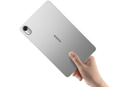 A Pad X7b WiFi- és LTE-konfigurációban is elérhető. A képen a táblagép hátoldala látható.