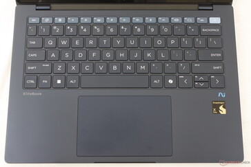 A billentyűk első sora más színű, mint a többi, hogy vizuálisan megkülönböztesse a modellt az EliteBook sorozat többi tagjától