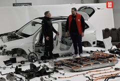 A BMW iX3 a hosszú távú teszt és a közel 62 000 mérföld után szétszerelték