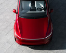 Az új 2026-os Model Y Ultra Red színben (Kép forrása: Tesla)