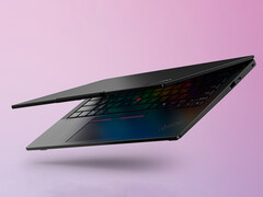 A Lenovo Snapdragon X2 processzorral felszerelt ThinkPad T14s Gen 7 súlya mindössze 1,19 kg.