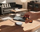A Moto Snap vezeték nélküli töltő 25 W-os teljesítményt biztosít a Qi 2.2 szabványú készülékek számára, míg a Motorola telefonok számára 30 W-os teljesítményt nyújt a vállalat saját fejlesztésű protokolljának használatával.
