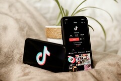 TikTok alkalmazás (Kép forrása: Collabstr, Unsplash)