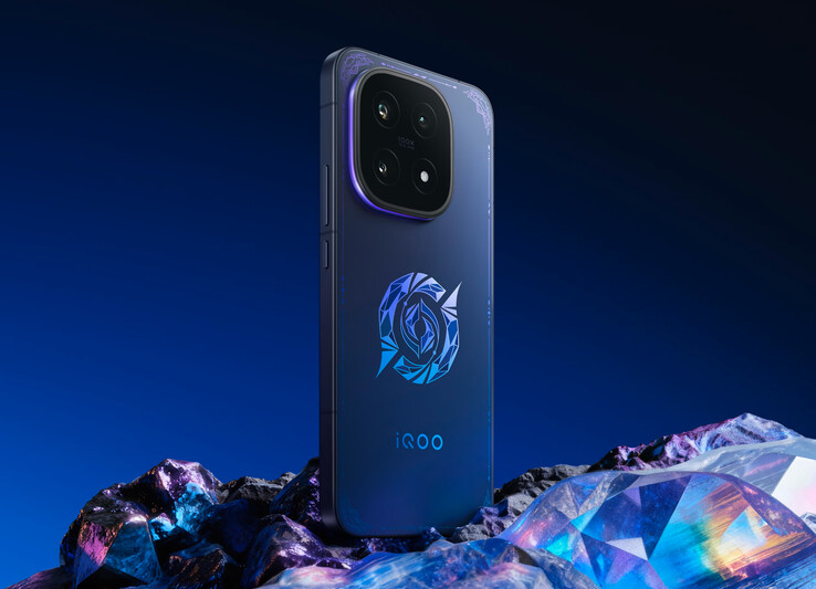 A Vivo az iQOO 15-öt a Honor of Kings 10. évfordulós gyűjtői kiadásban is kínálja, további kiegészítőkkel. (Kép forrása: Vivo)