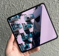 Az összehajtható iPhone különálló kijelzőarányt fogadhat el. A képen - Oppo Find N2 (Kép forrása: Andrew Cheng, Nextrift)