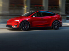Az új Model Y Performance Ultra Red színben. (Kép forrása: Tesla)