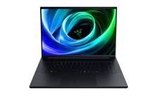 Razer Blade 18 játék laptop elülső szögből (Kép forrása: Razer PR)