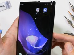 Galaxy A Z Slide formája megegyezhet az itt látható LG Rollable-éval.