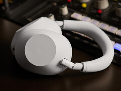 A Sony visszatért az összecsukható formavilághoz a legújabb WH-1000X sorozatú fejhallgatójánál. (Kép forrása: Sony)