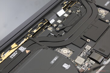 A RAM forrasztott és nem bővíthető a felhasználó által