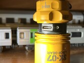 Az EDC zseblámpa USB-csatlakozója védelem céljából lefedhető