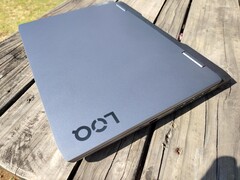 A Lenovo LOQ 16IRH8. (Kép forrása: Darryl Linington - Notebookcheck)