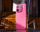 The gorgeous red Oppo Find X9 and Find X9 Pro is apparently only available via import (Image source: Weibo)