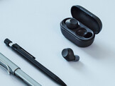 Sony WF-C710N fülhallgató fekete színben. (Kép forrása: Sony)