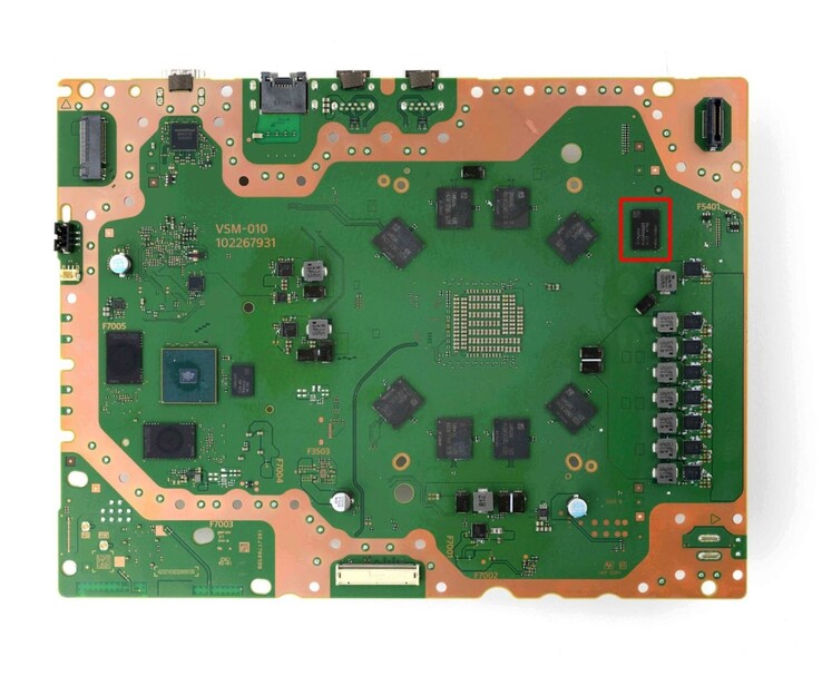 A PlayStation 5 Pro alaplapja az AMD APU-val (Kép forrása: iFixit)