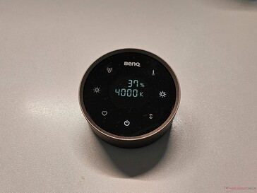 A vezérlő segítségével a BenQ SmartBar Halo 2 egyszerűen kezelhető.
